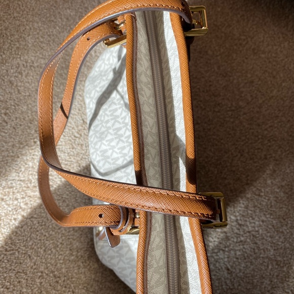 BEAUTIFUL MK SHOULDER BAG - Picture 3 of 15